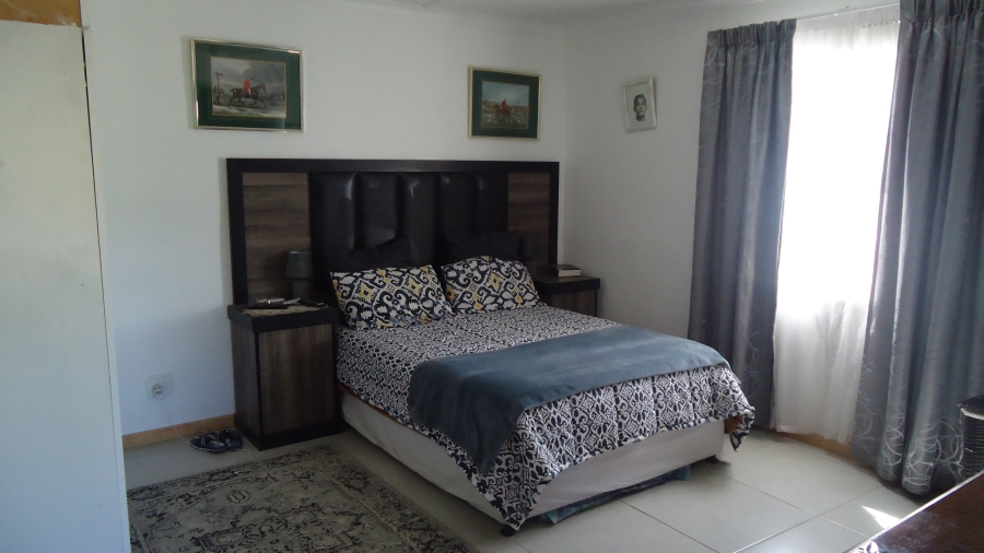 10 Bedroom Property for Sale in Croydon Western Cape